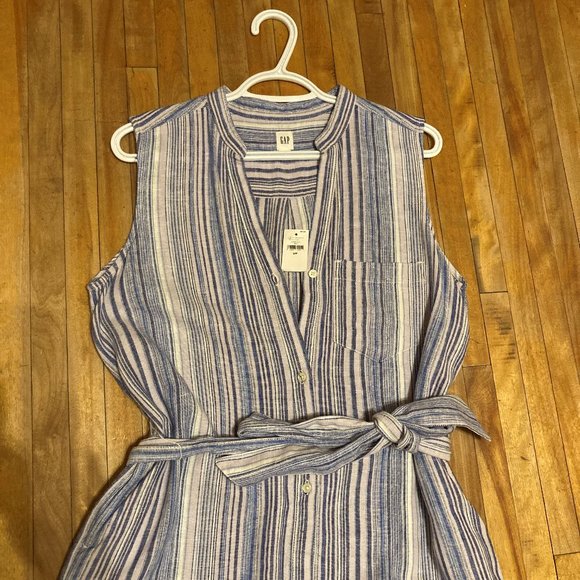 Sleeveless Linen Shirtdress - Picture 4 of 5